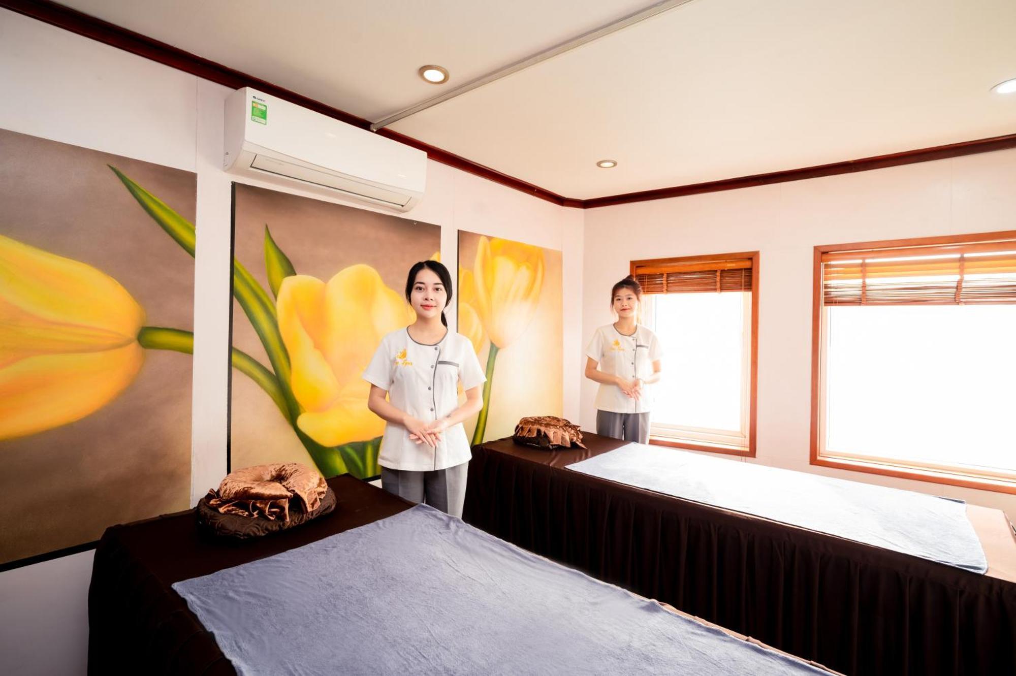 Hotel Dragon Crown Legend Cruise Ha Long Exterior foto