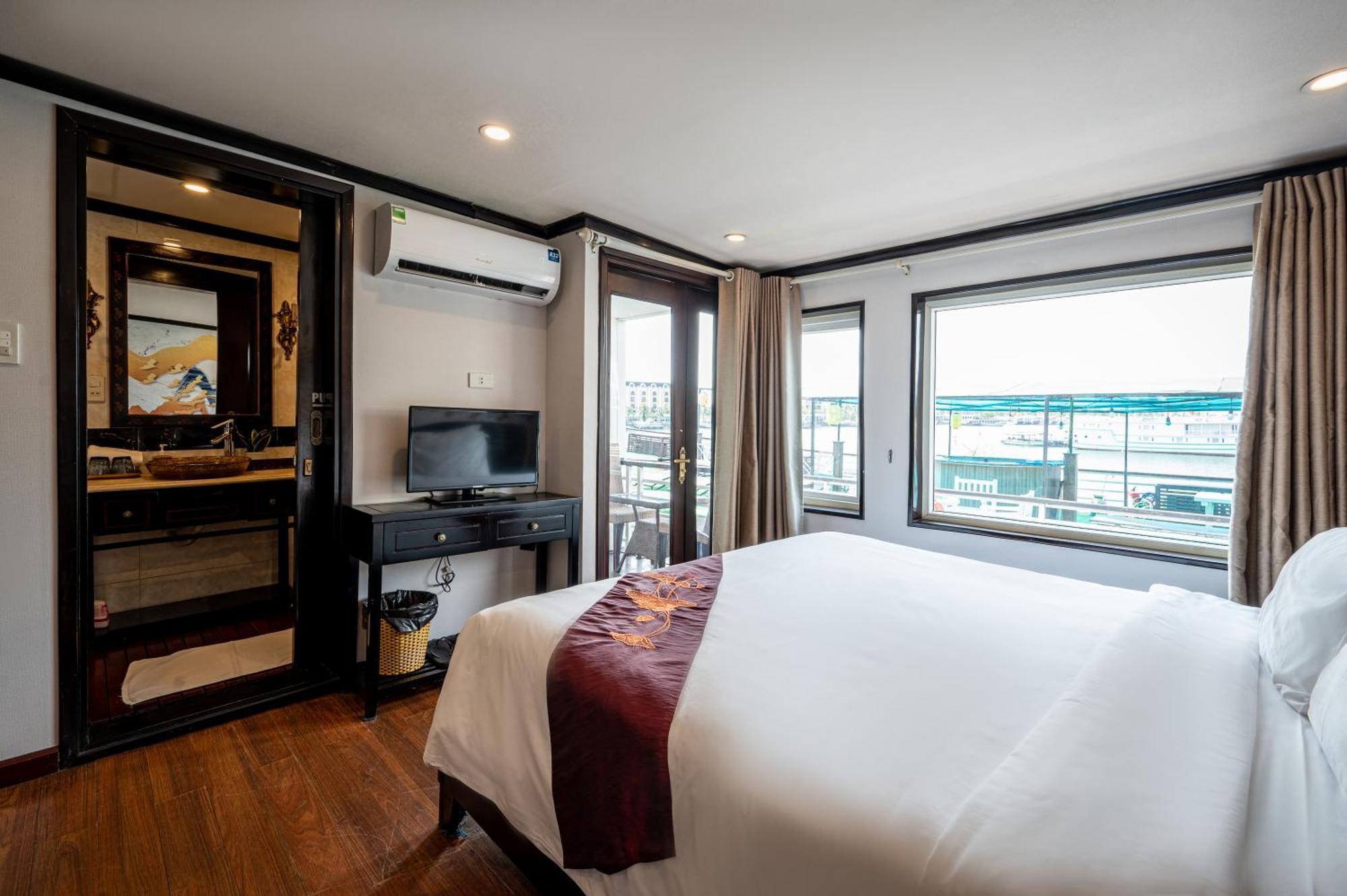 Hotel Dragon Crown Legend Cruise Ha Long Exterior foto