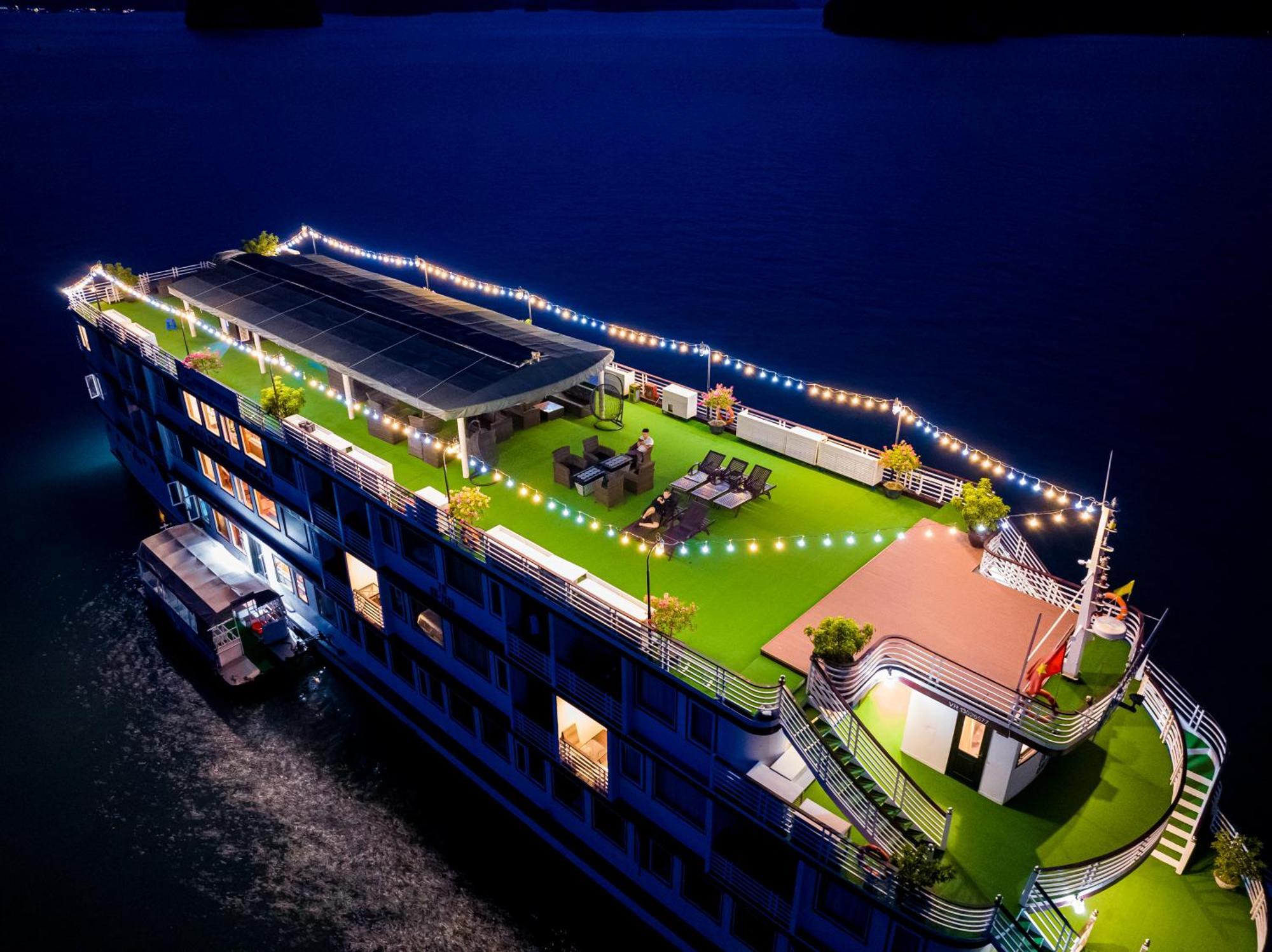 Hotel Dragon Crown Legend Cruise Ha Long Exterior foto