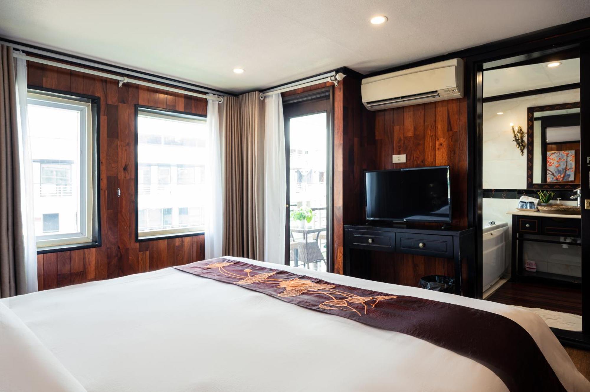 Hotel Dragon Crown Legend Cruise Ha Long Exterior foto