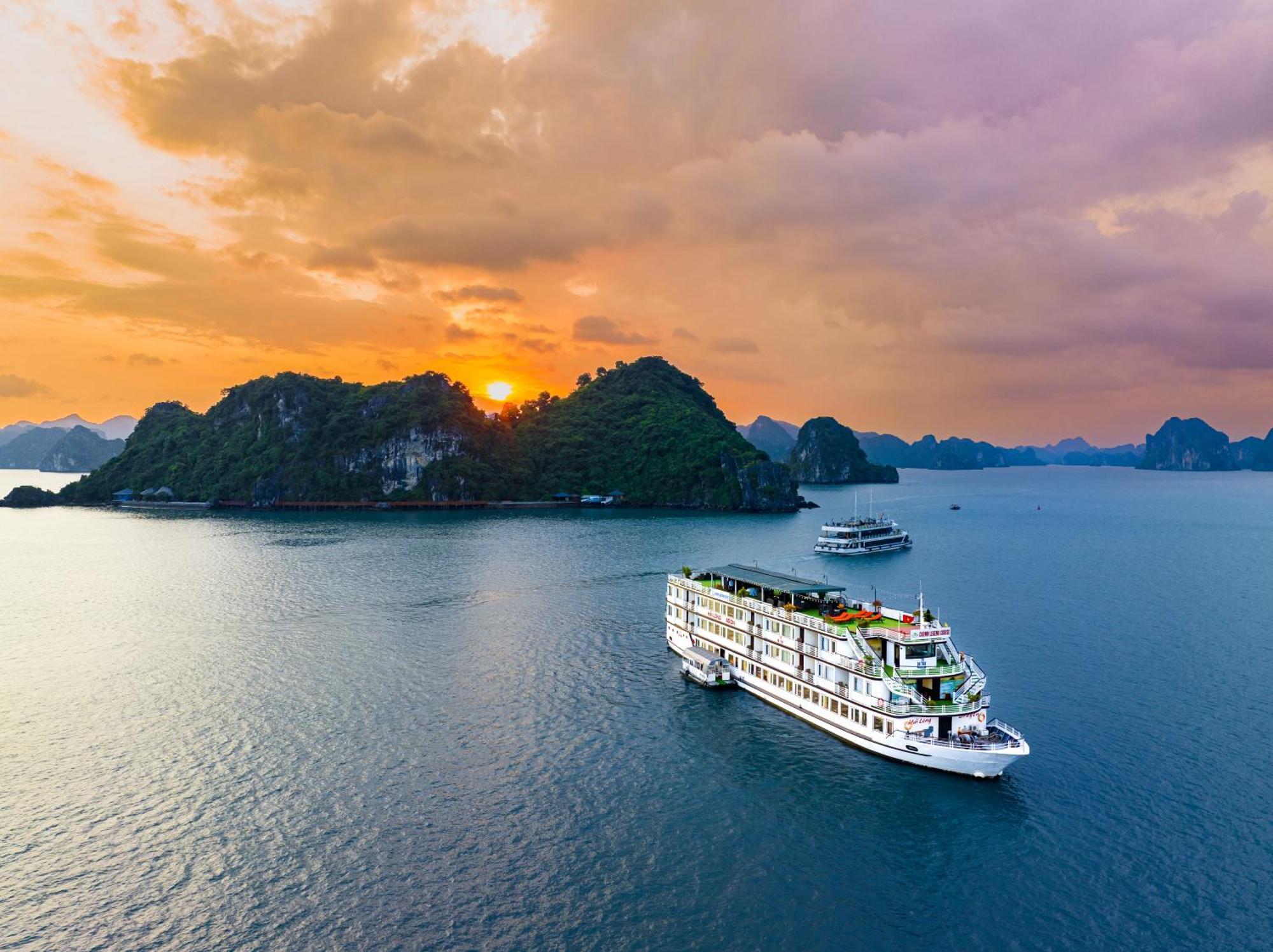 Hotel Dragon Crown Legend Cruise Ha Long Exterior foto