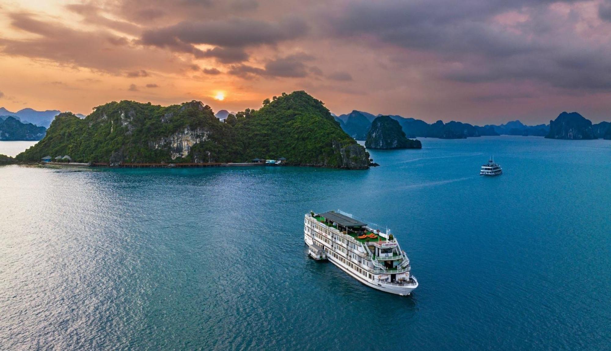 Hotel Dragon Crown Legend Cruise Ha Long Exterior foto