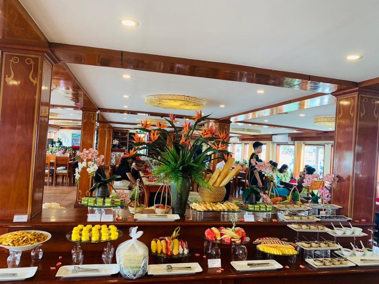 Hotel Dragon Crown Legend Cruise Ha Long Exterior foto