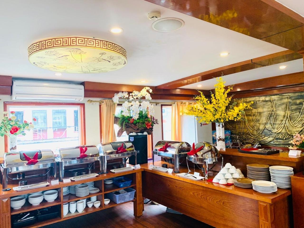 Hotel Dragon Crown Legend Cruise Ha Long Exterior foto