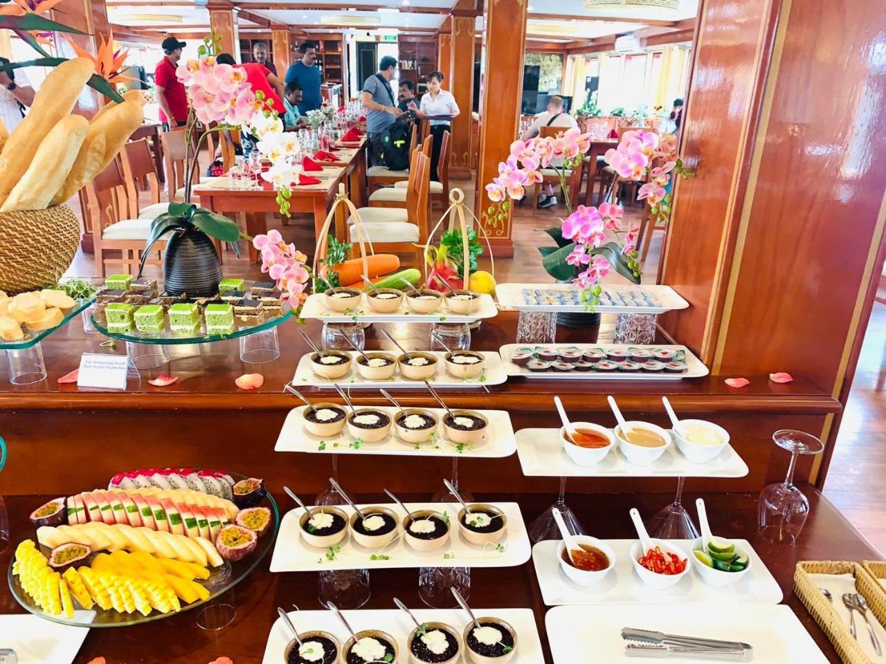 Hotel Dragon Crown Legend Cruise Ha Long Exterior foto